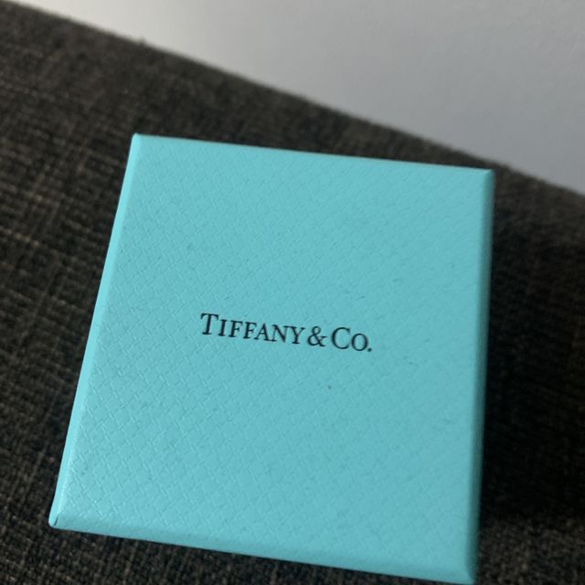 【ティファニー(Tiffany & Co.)の口コミ】 キラキラしててダイヤが大きかったのと、他のお店もいくつもみましたがこ…