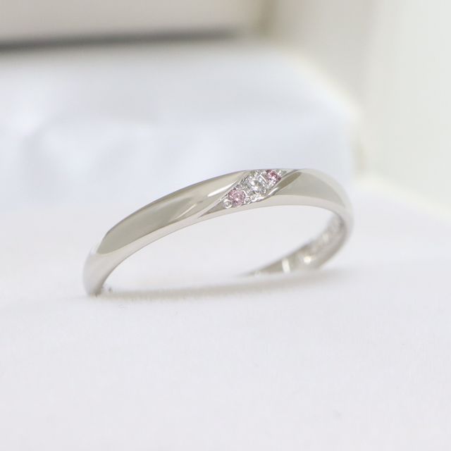 【LEGAN(レガン)の口コミ】 ピンクダイヤモンドにしたかったので、それが決め手です。あと、とにかく…