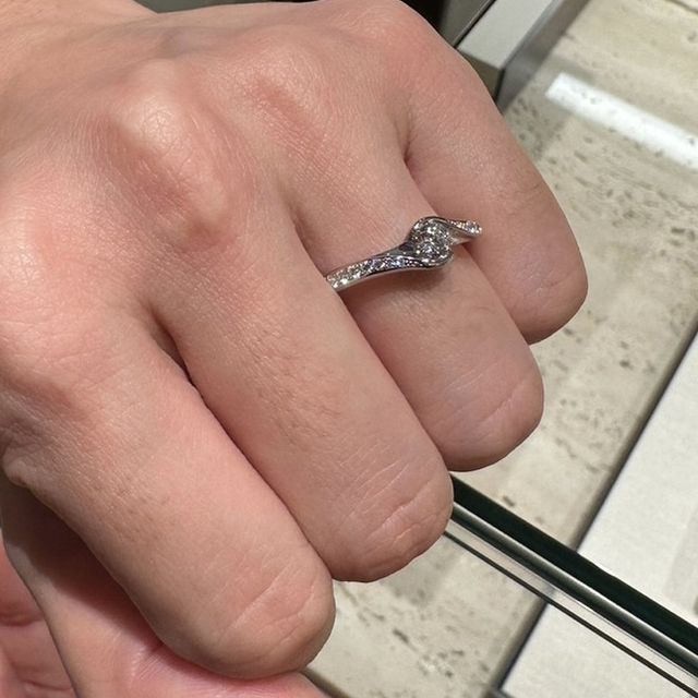 【俄(にわか)の口コミ】 『暁』という名前の通り日の出をイメージした他にはないデザインであるこ…