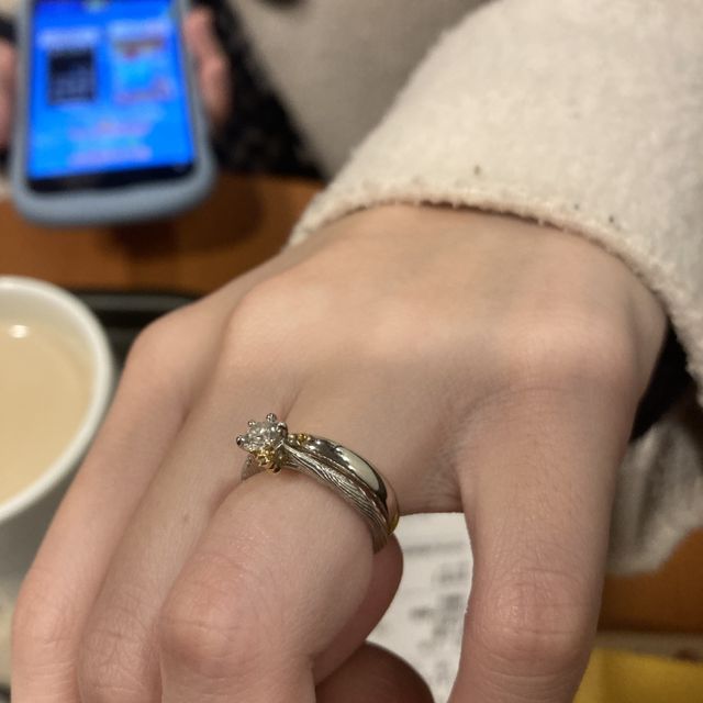 【ケイウノ ブライダル(K.UNO BRIDAL)の口コミ】 彼女がプーさんが好きで、指輪にプーさんが入っている物を探していました…