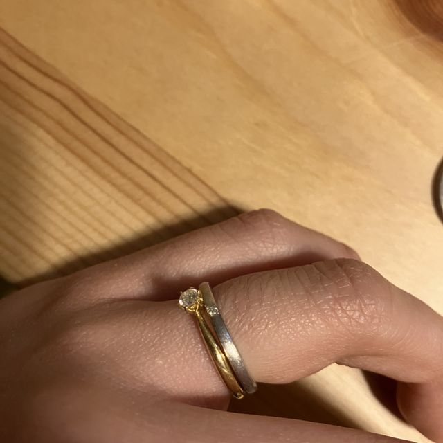 【CRAFY(クラフィ)の口コミ】 デザインがシンプルで色も派手すぎないものにしました。年をとってもつけ…