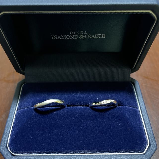 【銀座ダイヤモンドシライシの口コミ】 シンプルなデザインのものを探しており色々なタイプの指輪を数十種類試着…