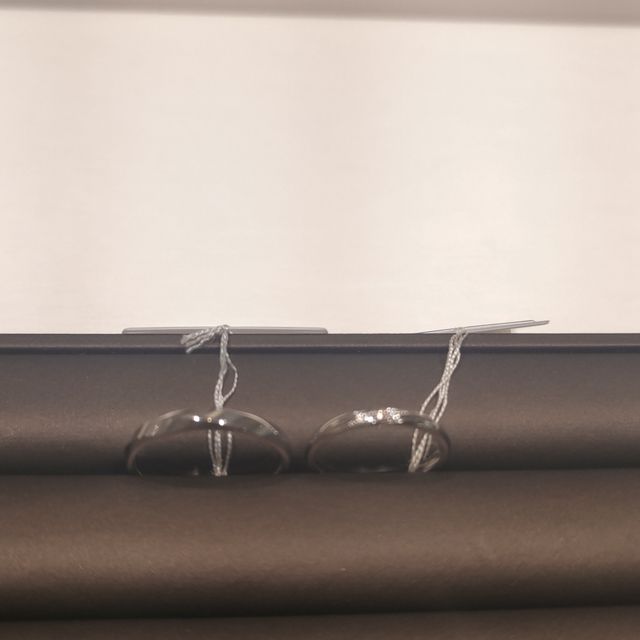 【アイプリモ(I-PRIMO)の口コミ】 真ん中についているダイヤモンドが少しだけ輝くシンプルなデザインでつけ…