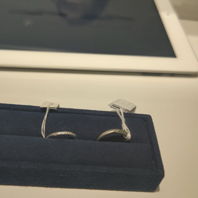 【4℃ BRIDAL(ヨンドシーブライダル)の口コミ】 こだわりのプラチナを使用した大変すてきな指輪でした。ダイヤモンドが流…