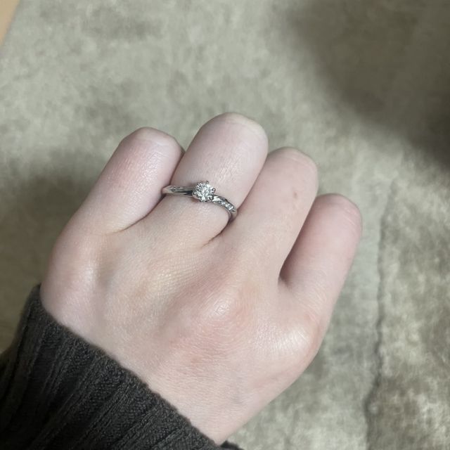 【銀座ダイヤモンドシライシの口コミ】 リングはシンプルでダイヤモンドは品質が良いものを探していてピッタリな…