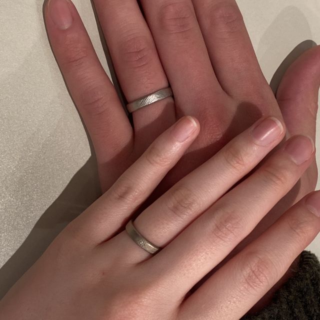 【YUKA HOJO(ユカホウジョウ)の口コミ】 ダイヤの周りが掘ってあって、キラキラしていて素敵だった。少し幅が広い…