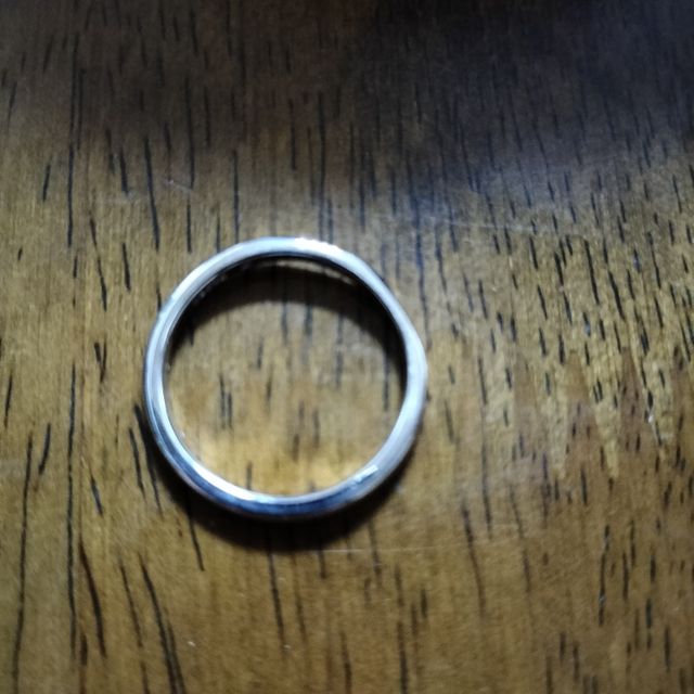 【アイプリモ(I-PRIMO)の口コミ】 指輪のデザインがシンプルなのが良く、第一印象で決めた。
また価格もお手…