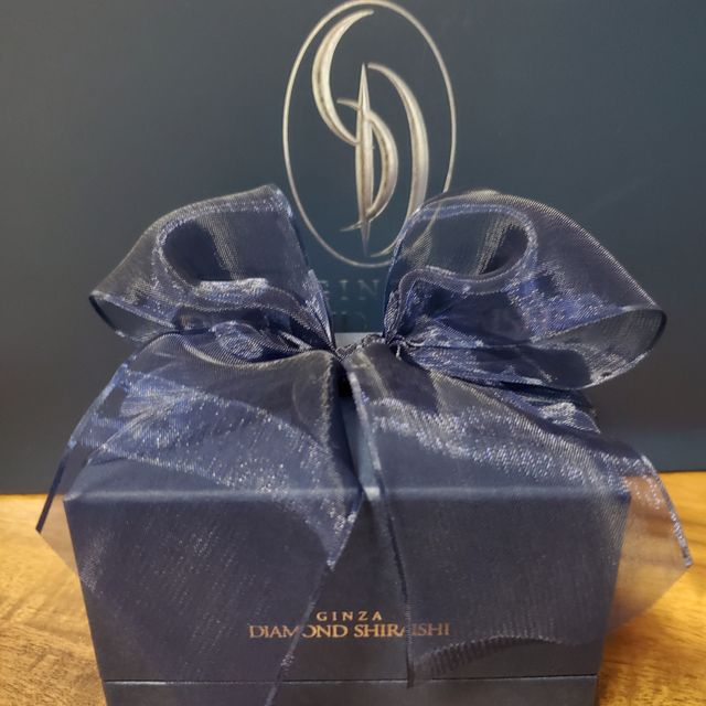 【銀座ダイヤモンドシライシの口コミ】 デザインがシンプルなものを探していました。何度も試着させていただけて…