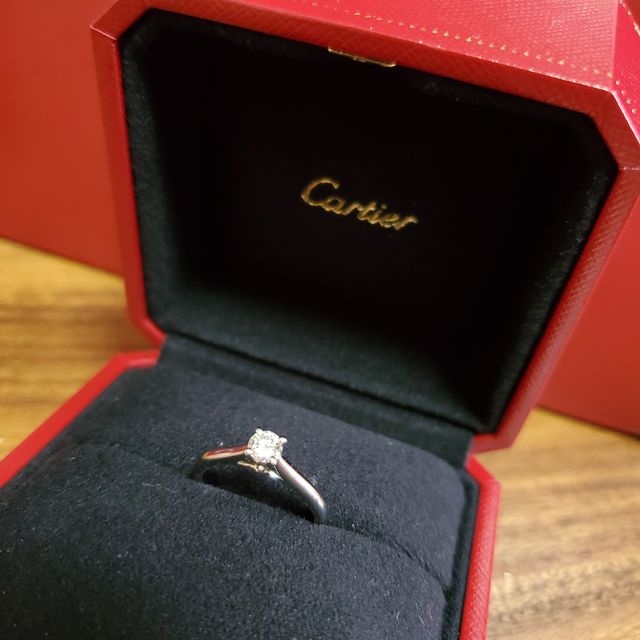 【カルティエ(Cartier)の口コミ】 王道の立て爪を探していました。憧れのブランドだったので他のブランドは…