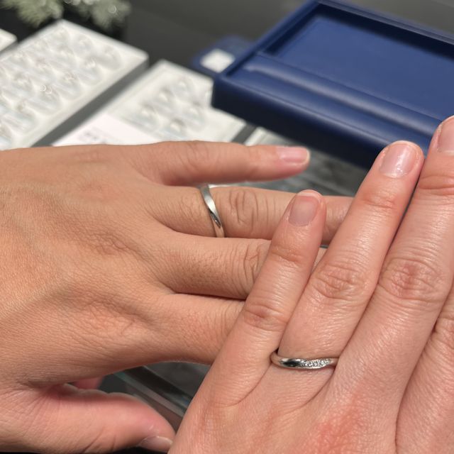 【銀座ダイヤモンドシライシの口コミ】 4店舗回った中で担当者の丁寧な接客、顧客の興味を引くような提案方法で自…