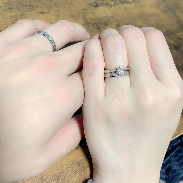 【ラザール ダイヤモンド(LAZARE DIAMOND)の口コミ】 とても綺麗でシンプルな形ですごく惹かれました。ダイヤモンドがとてもき…