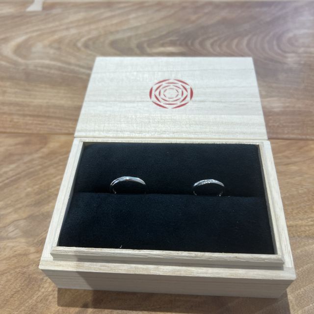 【出雲結(いずもゆい)の口コミ】 出雲結の他の指輪も見てどれもシンプルで好みでしたが、風結がシンプルか…