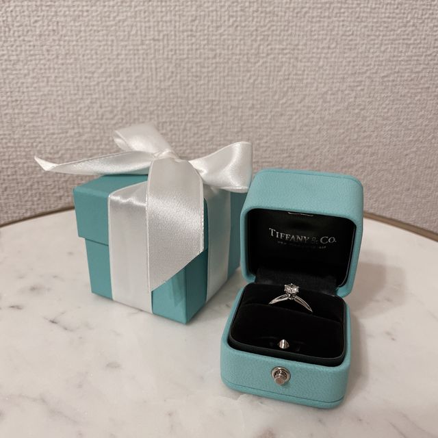【ティファニー(Tiffany & Co.)の口コミ】 サプライズでいただきました。
どうしてこれに決めてくれたのか彼に聞くと…