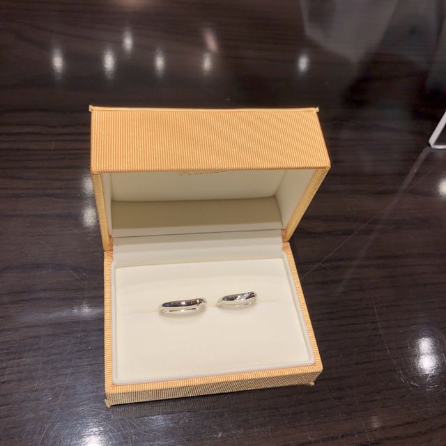 【ケイウノ ブライダル(K.UNO BRIDAL)の口コミ】 フルオーダーでデザイン、刻印など何度も打ち合わせして思いを込めたこと
…