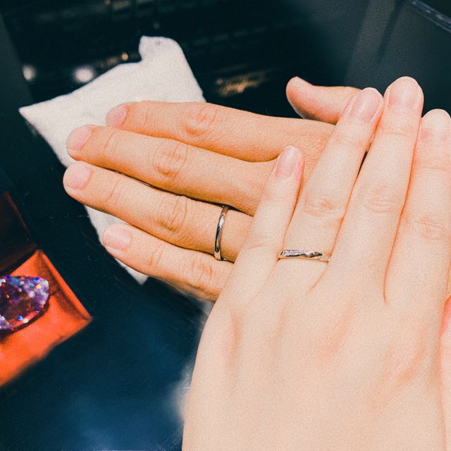 【エクセルコダイヤモンド(EXELCO DIAMOND)の口コミ】 私たちはブランドよりも指輪に込められたものや、着け心地を優先していま…