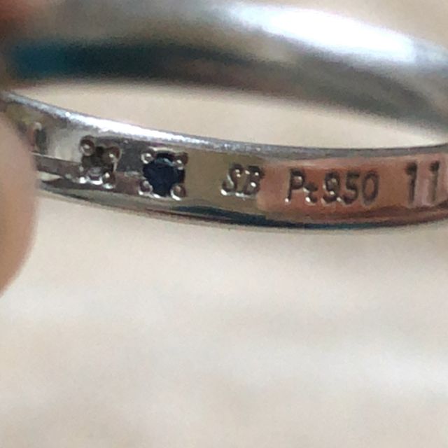 【Something Blue(サムシングブルー)の口コミ】 長く使えそうなとてもシンプルなデザインで、自分と旦那のデザインとサイ…