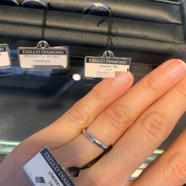 【エクセルコダイヤモンド(EXELCO DIAMOND)の口コミ】 少しお値段が高く感じてしまうものが多かったので、シンプルで低価格なも…