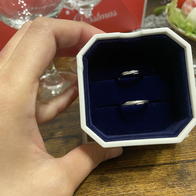 【4℃ BRIDAL(ヨンドシーブライダル)の口コミ】 ダイヤがついていて、でもそこまで目立たないものが良かったのでその要望…