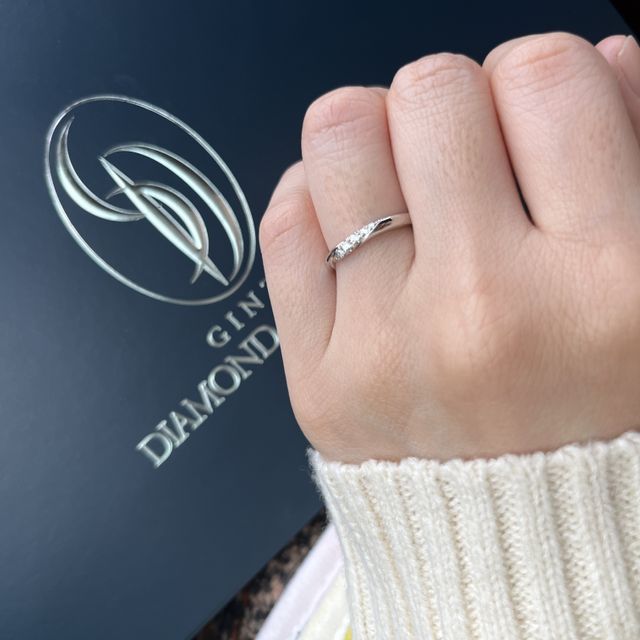 【銀座ダイヤモンドシライシの口コミ】 ダイヤモンドが高品質で他店の指輪と比べても輝きが気に入った点、指輪を…