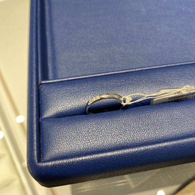 【銀座ダイヤモンドシライシの口コミ】 デザイン、価格が元々予定していた範囲内の中で提案してくれました。
婚約…