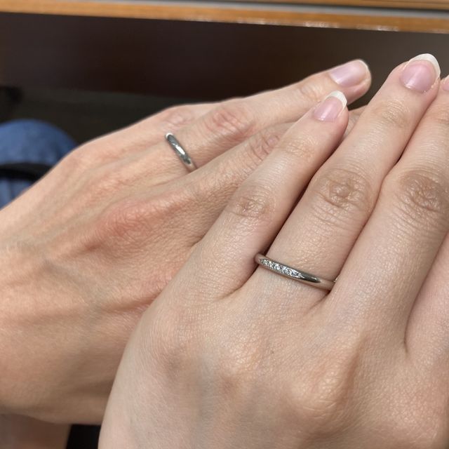 【銀座ダイヤモンドシライシの口コミ】 シンプルなストレートタイプで、少しダイヤが入っているものを探していま…