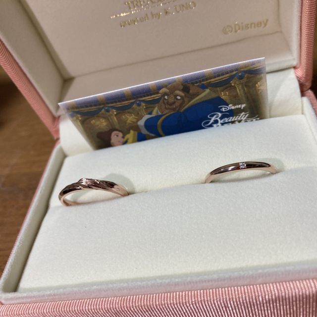 【ケイウノ ブライダル(K.UNO BRIDAL)の口コミ】 お互いにディズニーが大好きで、ディズニーデザインのものと決めていまし…