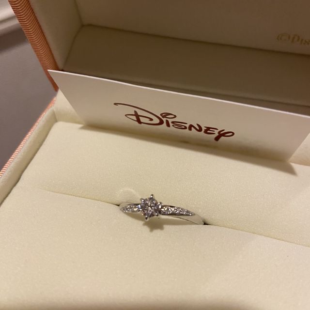 【ケイウノ ブライダル(K.UNO BRIDAL)の口コミ】 華やかかつ、目を引くようなデザインで、とても気に入りました。彼女も喜…