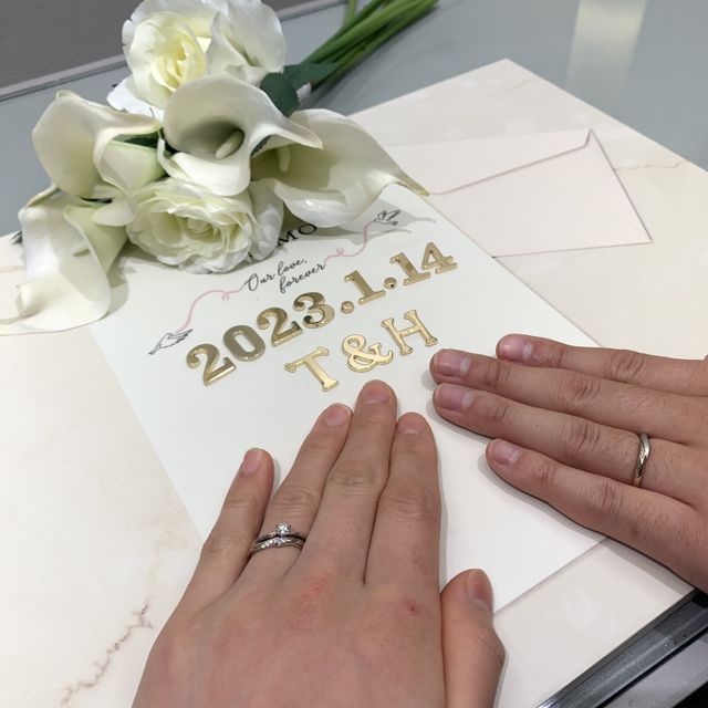 【アイプリモ(I-PRIMO)の口コミ】 エンゲージリングの形に合わせて、ウェーブ状のものを探していました。本…