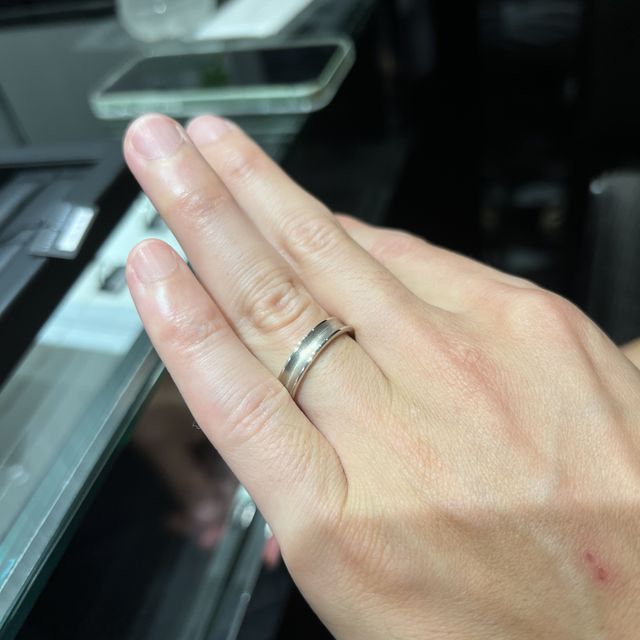 【ラザール ダイヤモンド(LAZARE DIAMOND)の口コミ】 世界有数のカッターズブランドということもあり他店と比べて暗いところで…