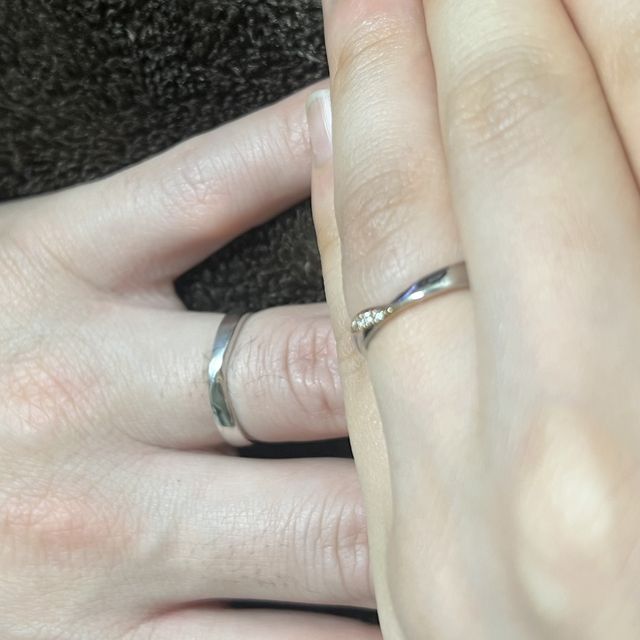 【SANJI(サンジ)の口コミ】 婚約指輪と組み合わせた時にピッタリなものを探していました。他のブラン…