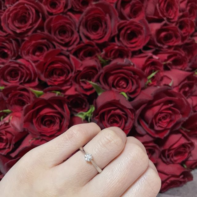 【ラザール ダイヤモンド(LAZARE DIAMOND)の口コミ】 シンプルで生涯つけることのできる婚約指輪を探してました。友人が購入し…