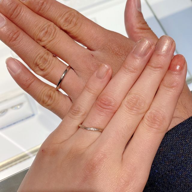 【サマンサティアラブライダル(Samantha Tiara Bridal)の口コミ】 デザインがとにかく好きでした。ウェーブがかかっていてダイヤとのバラン…