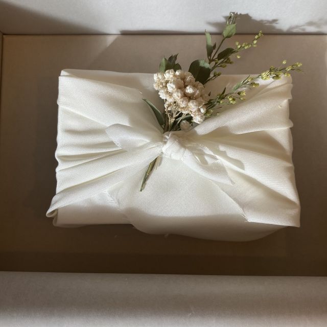 【mina.jewelry(ミナジュエリー)の口コミ】 シンプルなデザインですが、ニコちゃんの刻印が入れれるなど自由度が高く…