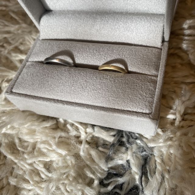 【mina.jewelry(ミナジュエリー)の口コミ】 シンプルなデザインですが、ニコちゃんの刻印が入れれるなど自由度が高く…