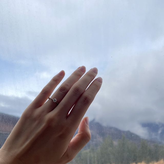 【アイプリモ(I-PRIMO)の口コミ】 ダイヤモンドのカラーです。黄色に見えないようにしたく、店員に相談した…