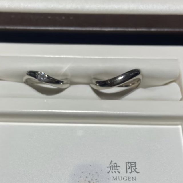 【俄(にわか)の口コミ】 指輪のデザインは、太めです。細い指輪でなく存在感がある指輪が欲しい方…