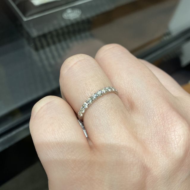【エクセルコダイヤモンド(EXELCO DIAMOND)の口コミ】 ハーフエタニティリングながら、ダイヤモンドのランクやクオリティ、カッ…