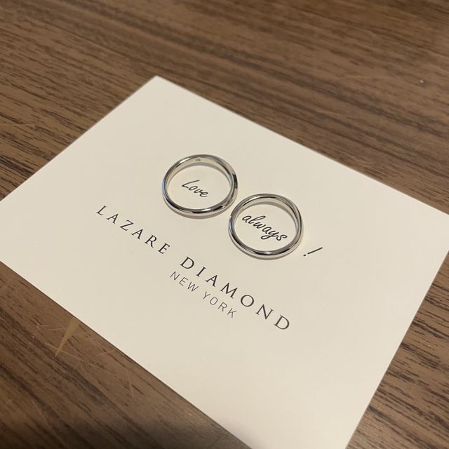 【ラザール ダイヤモンド(LAZARE DIAMOND)の口コミ】 1番の決め手はデザイン！
シンプルだけどしっかりとしたウェーブで、ダイ…
