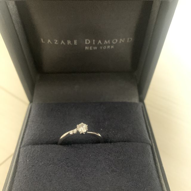 【ラザール ダイヤモンド(LAZARE DIAMOND)の口コミ】 店員さんの対応もよく、一つ一つ丁寧に説明してくださり、指輪の知識が全…