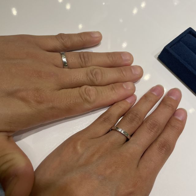 【4℃ BRIDAL(ヨンドシーブライダル)の口コミ】 シンプルなのでパーカーなどのカジュアルな服装でもフォーマルな感じでも…