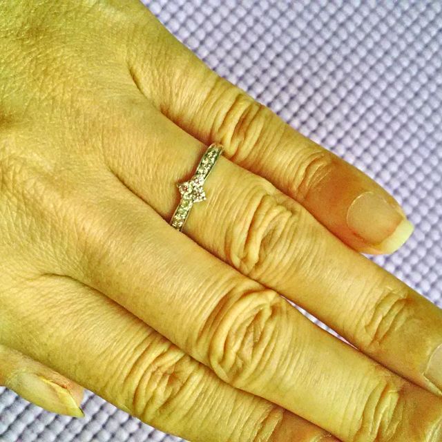 【ジュエリーツツミ(JEWELRY TSUTSUMI)の口コミ】 結婚指輪だけでもゴージャスなリングを探していたところデザイン・価格共…