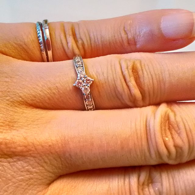 【ジュエリーツツミ(JEWELRY TSUTSUMI)の口コミ】 結婚指輪だけでもゴージャスなリングを探していたところデザイン・価格共…