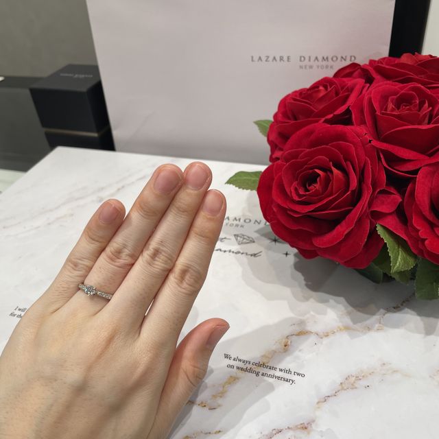 【ラザール ダイヤモンド(LAZARE DIAMOND)の口コミ】 毎日着用する結婚指輪を、ダイヤがたくさんついた派手なものにしたいと思…