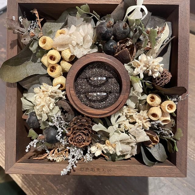 【鎌倉彫金工房の口コミ】 デザインは素材など様々な細かい所を決められて、価格も2人で12万円でした…