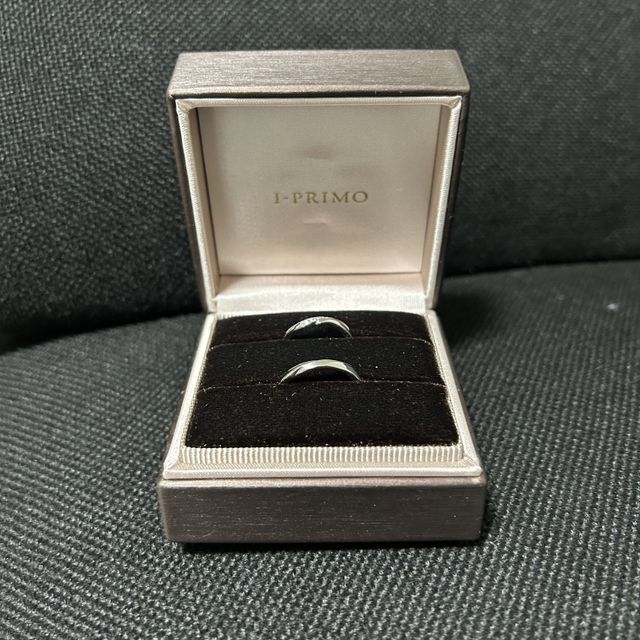 【アイプリモ(I-PRIMO)の口コミ】 シンプルではあるがダイヤモンドサテンがされておりシンプル過ぎず派手す…