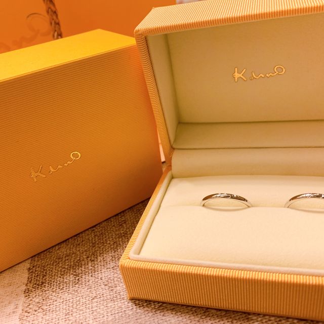 【ケイウノ ブライダル(K.UNO BRIDAL)の口コミ】 デザイナーさんが一緒に考えてくださり、デザインの入り方や形を細かいと…