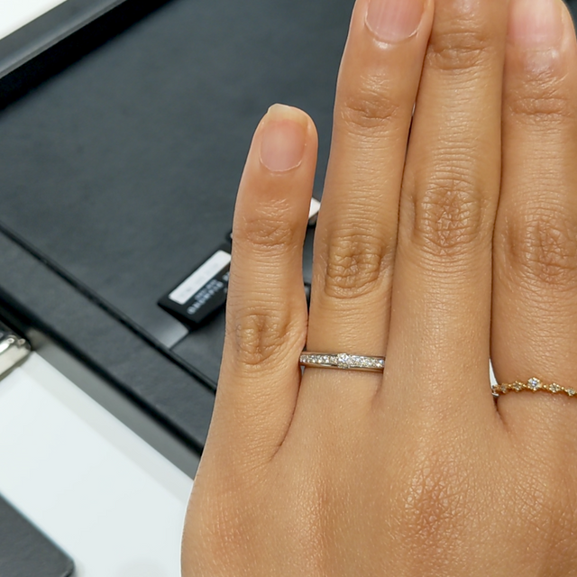 【ラザール ダイヤモンド(LAZARE DIAMOND)の口コミ】 ハーフエタニティのリングを探していましたが、沼にハマりどれも同じに見…