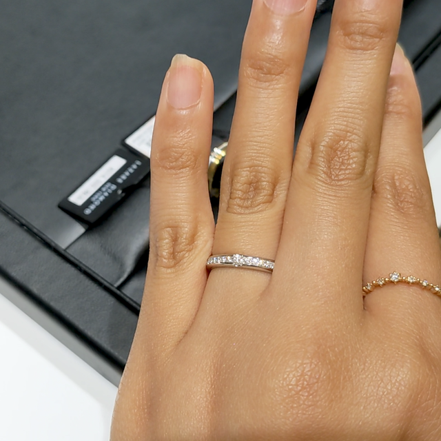 【ラザール ダイヤモンド(LAZARE DIAMOND)の口コミ】 ハーフエタニティのリングを探していましたが、沼にハマりどれも同じに見…