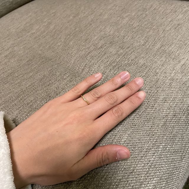 【ケイウノ ブライダル(K.UNO BRIDAL)の口コミ】 女性
・持っていた婚約指輪との重ね付けにぴったりだった点
・細くて華奢…