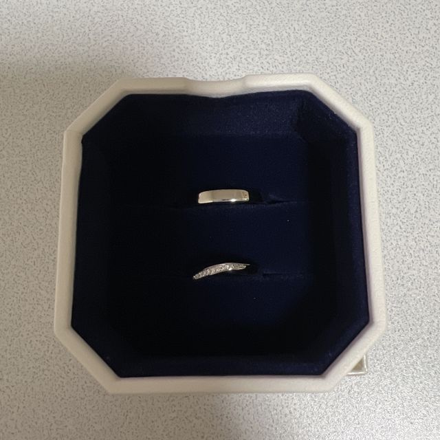 【4℃ BRIDAL(ヨンドシーブライダル)の口コミ】 担当してくださったスタッフの方のアドバイスでお気に入りの指輪を決める…